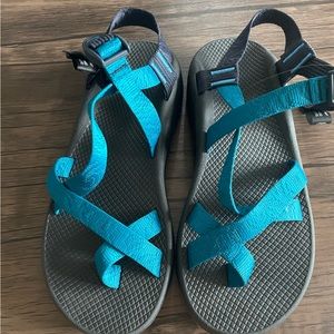 Brand new mens chacos